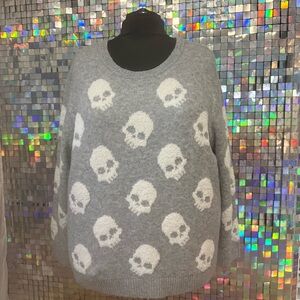 NWT cupcakes & cashmere 2x 18/20 Gray Skull Pattern Sweater
